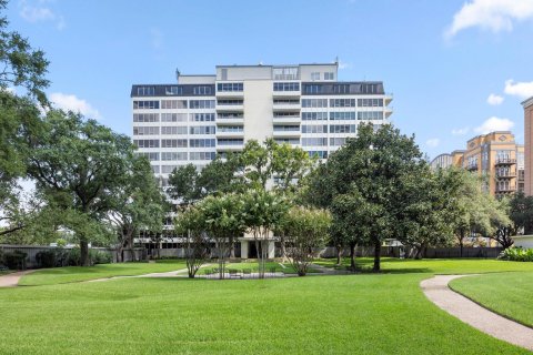 2701 Westheimer Road #PHE